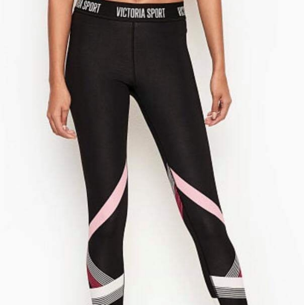 Victoria Sport 7/8 Tight hits above the ankle